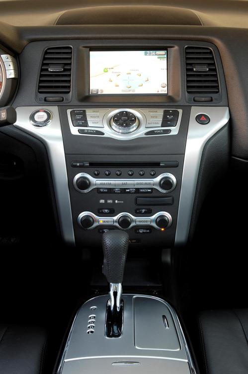2010-nissan-murano-central-console-carbuzz-531218-1600.jpg